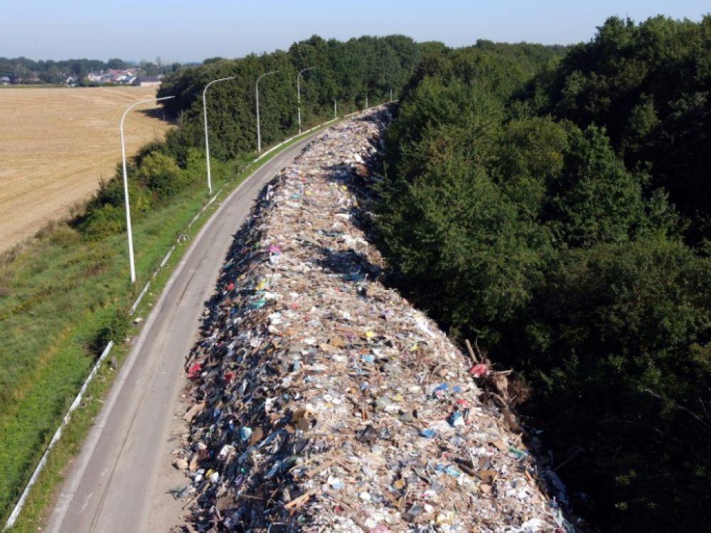 Liège : 8 km d'autoroute transformés en dépotoir