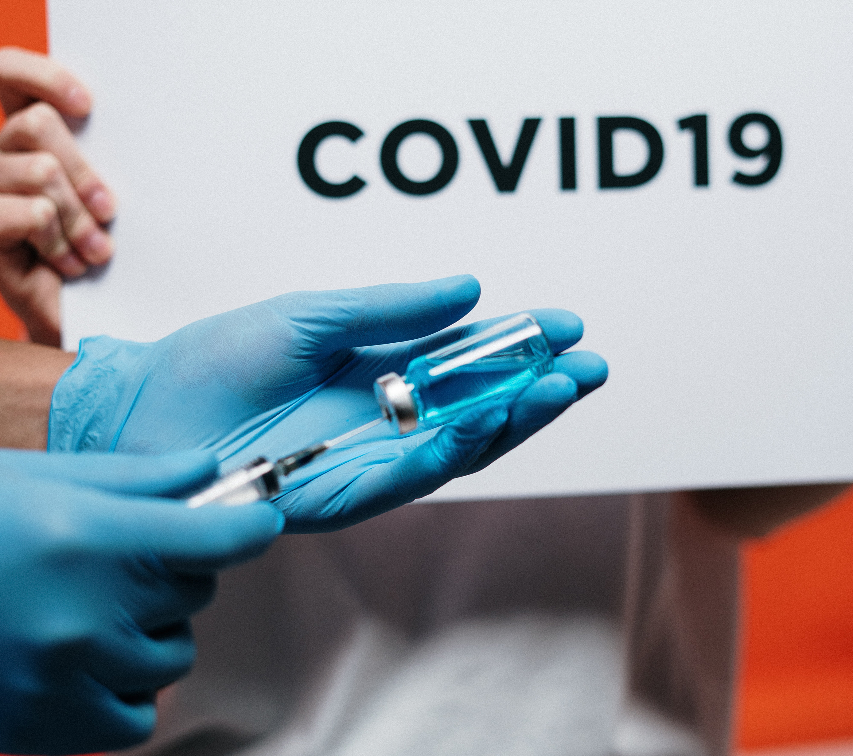 Vaccins anti-covid: des informations sur les effets secondaires